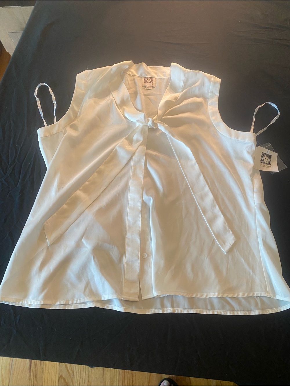 Anne Klein White Sleeveless Tie-Neck Blouse